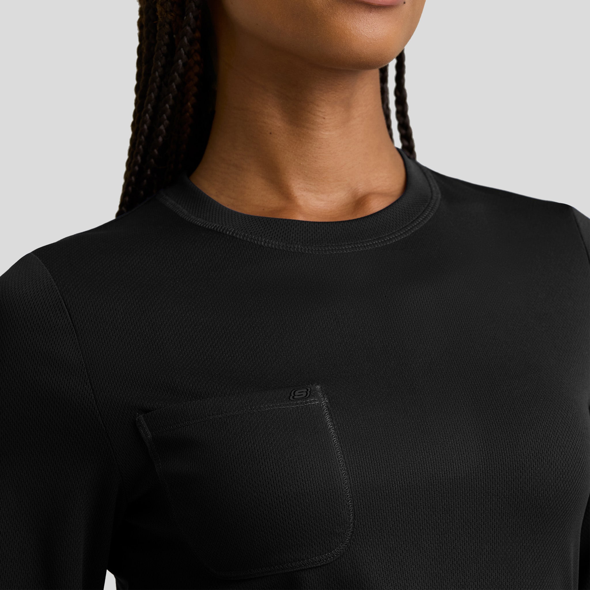 Holly Women's 1-Pocket Crew Neck Long Sleeve Tee | Black